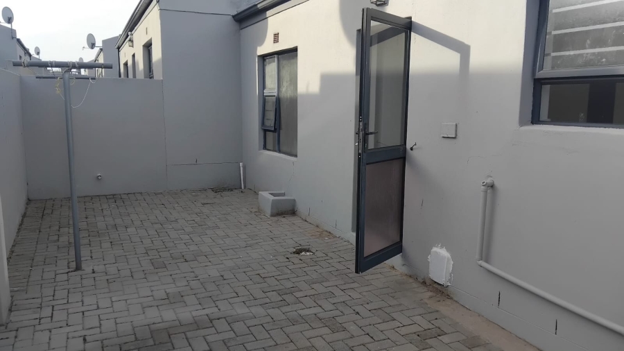 To Let 2 Bedroom Property for Rent in Myburgh Park Western Cape